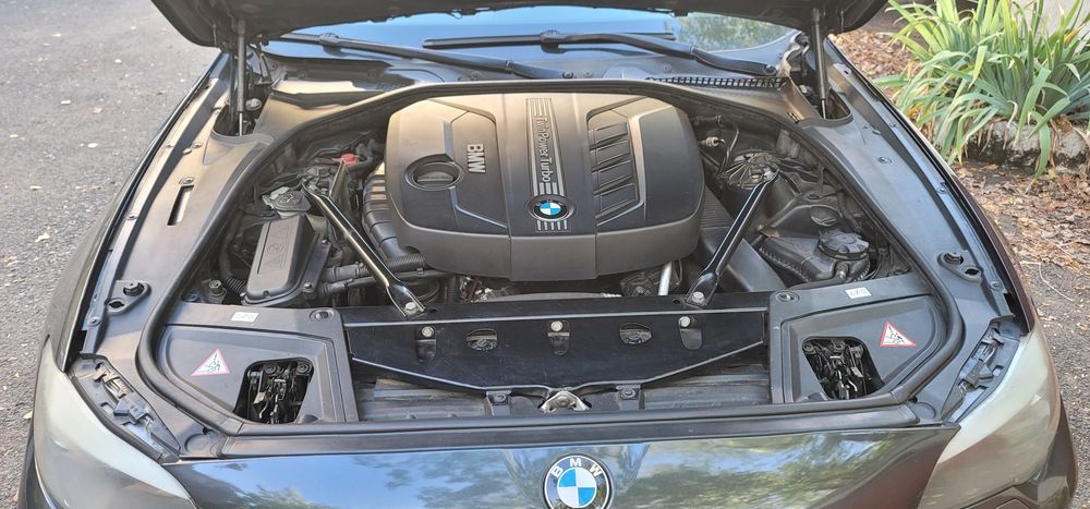 BMW Seria 5 F11 Un break premium cu dotări de top 4x4 trapa padele