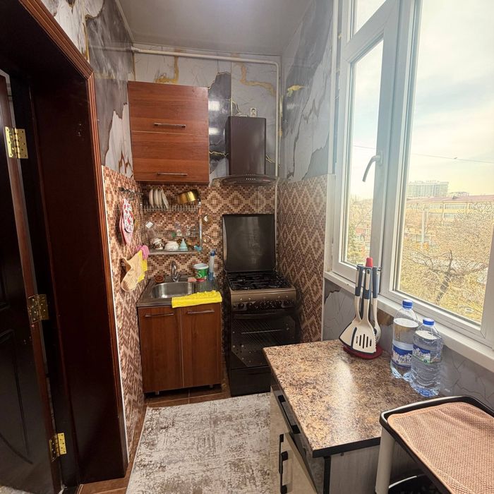 Ижара Миробод тумани массив куйлик  1 / 3 хона 50 кув м  3/3/4