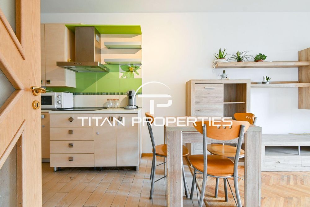 Дава се под наем Двустаен апартамент в София, Център - 65 кв.м за 614 € - Снимка #2