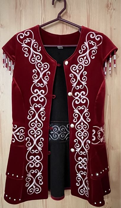 Продам жилетку с узором