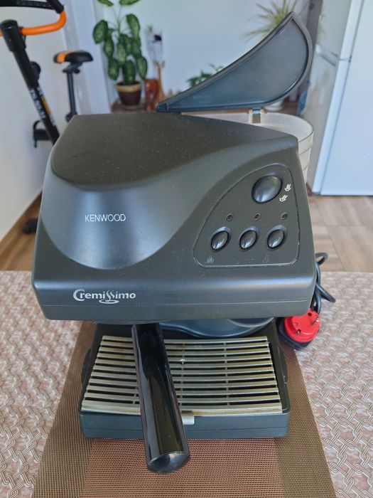 KENWOOD-Еспресо кафе машина.Работеща.