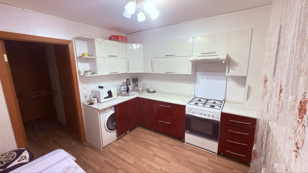 СРОЧНО!Продам 2 комнатную кв.  в 7мкр