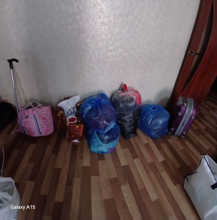 Бесплатно бу вещи отдам.