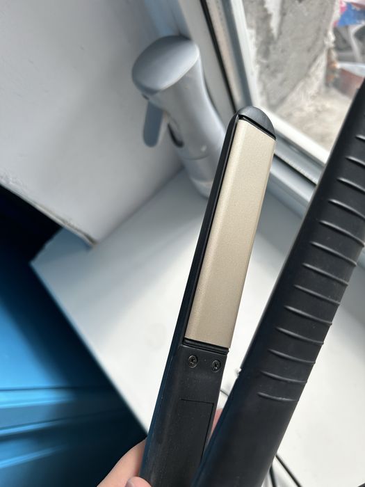 Продам утюжок Remington