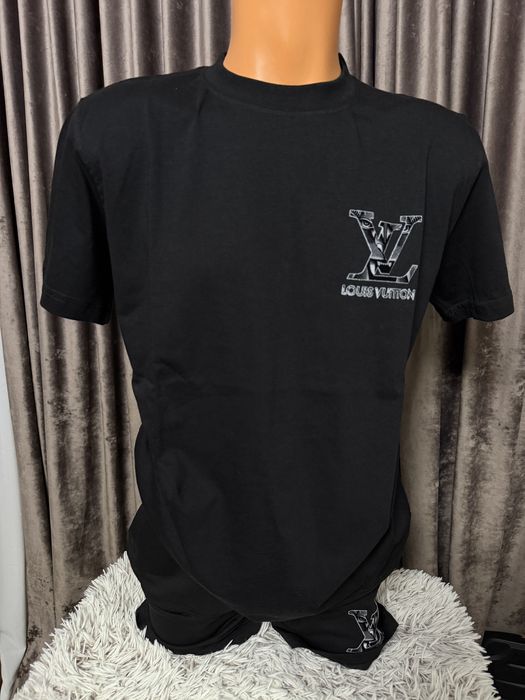 Compleu Louis Vuitton de barbat tricou plus pantalon scurt S M L XL 2XL
