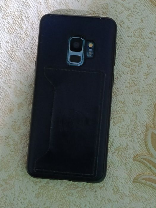 SamsungS9 4/64 yaxshi ishlaydi qotmaydi