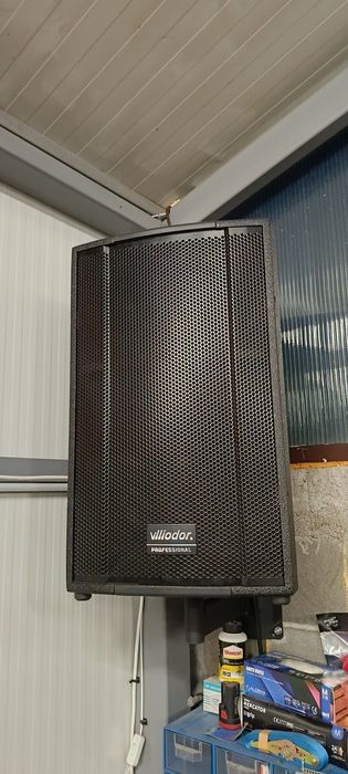 Усилвател   Behringer със пулт и колони