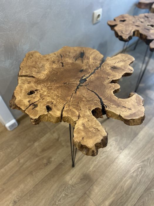 Уникална дизайнерска холна маса от маслина и метал.