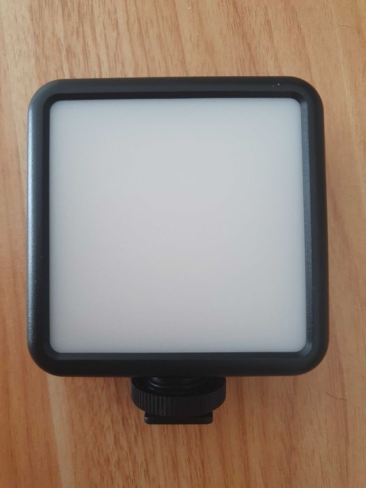 LED подсветка Minifocus за статив на телефон или камера