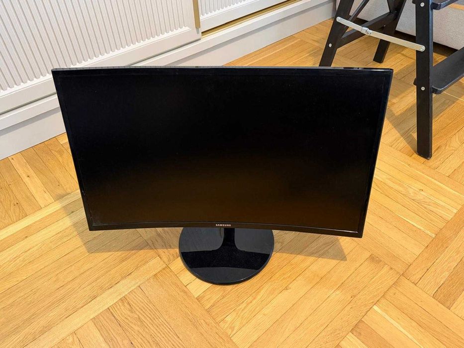 Monitor TV LED Samsung 27" curbat, cu TV tuner si boxe