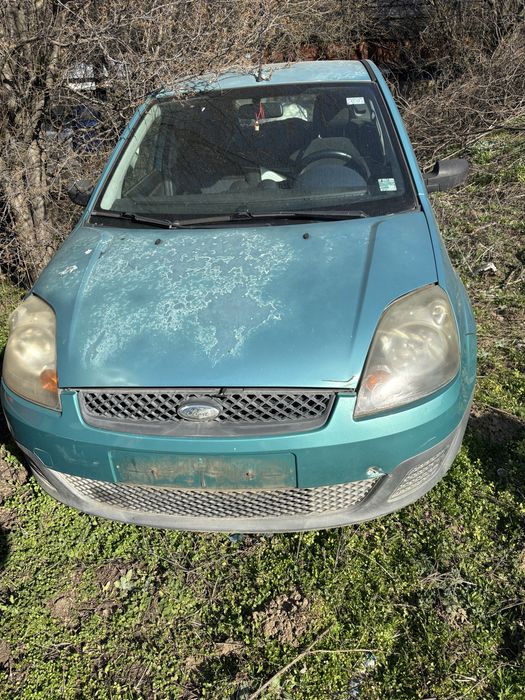 Ford fiesta,bara fata,faruri capota aripi tragher etc