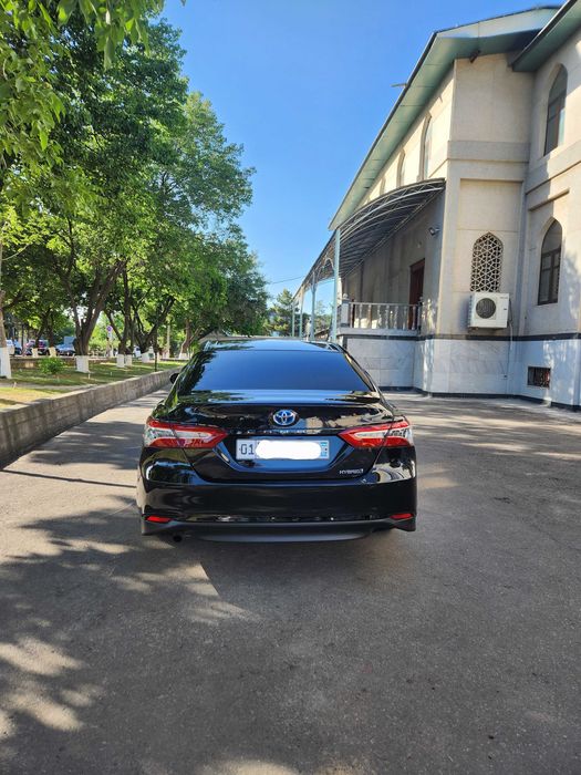 Toyota Camry Gibrid 2021
