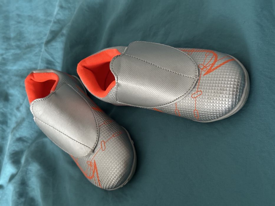 Кросовки бутсы NIKE новые