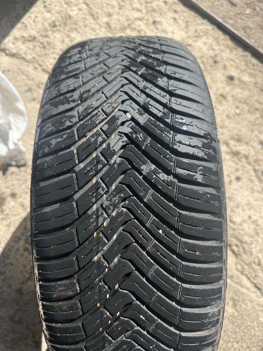 Продам всесезонную резину Continental