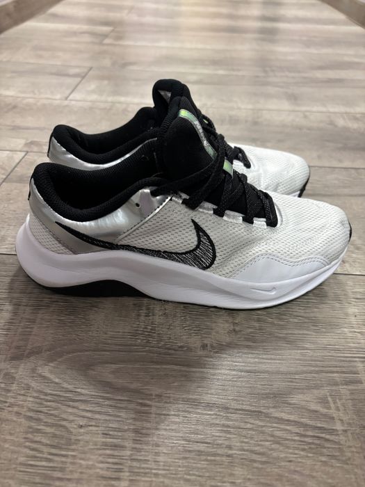 Дамски маратонки Nike