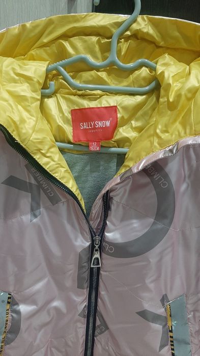 Продам жилетку на девочку