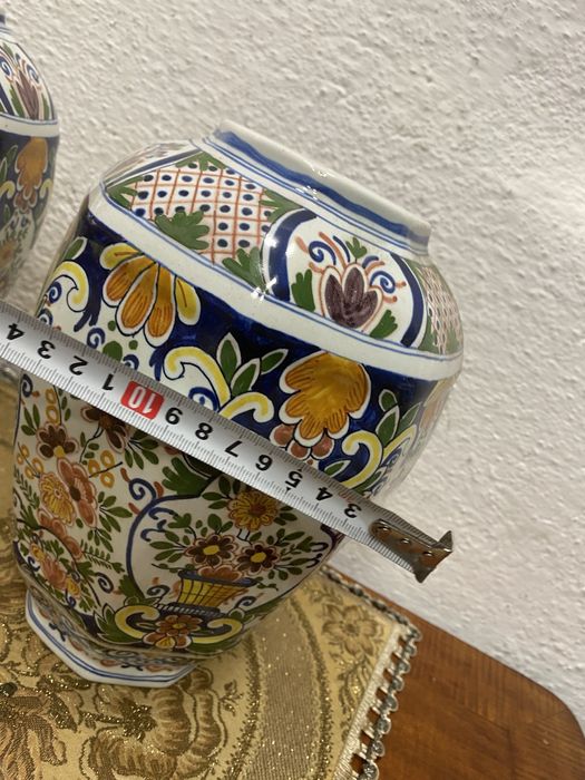 Френски порцеланови вази с маркировка