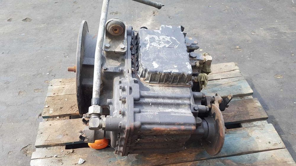 Cutie de viteze semi-automata buldoexcavator Case ,New Holland