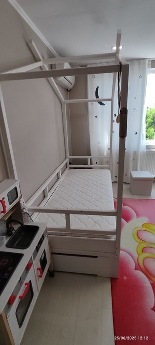 Детски легла с матраци като нови!!!Детска кошарка като нова!!!