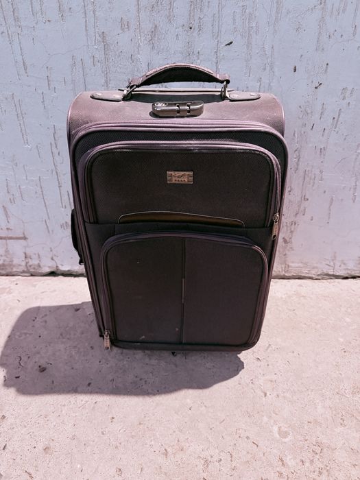 Чемодан дорожный ручная кладь