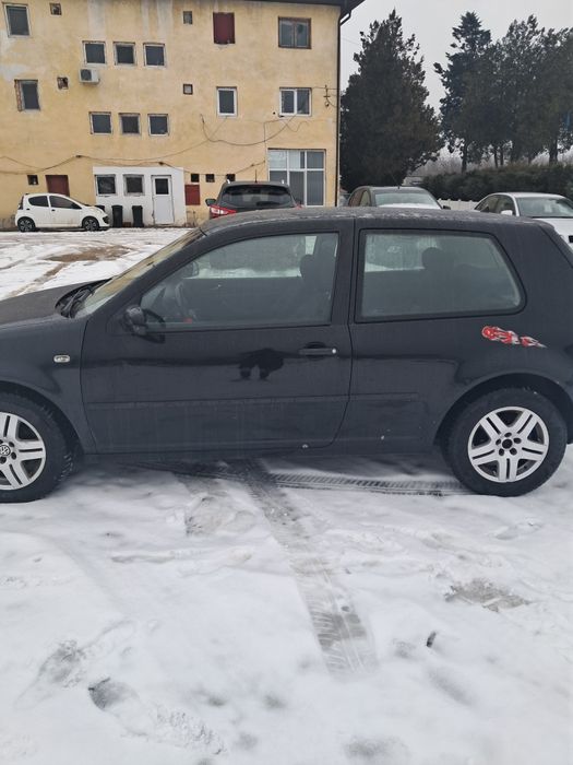 Vând golf 4 -coupe 1.6 16 v 105cp cod motor BCB