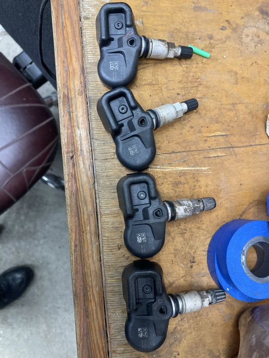 Датчик давления шин. В хорошем состоянии