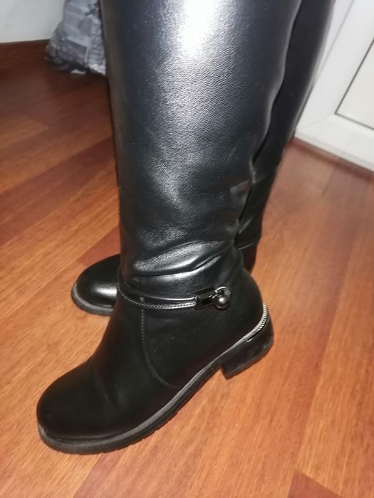 Продам зимние сапоги ботфорты