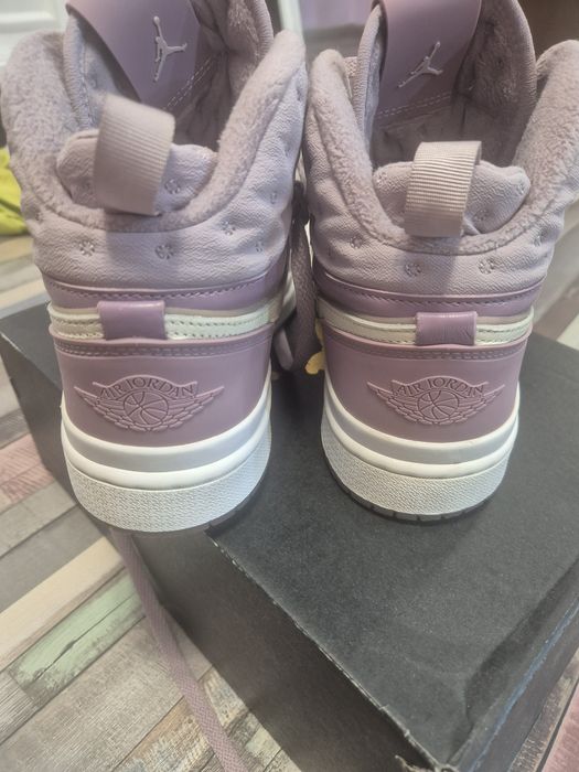 Adidasi Air Jordan 1 Acclimate