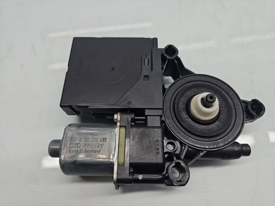 Motoras geam dreapta fata Volkswagen Passat B7 (365) [Fabr 2010-2014]
