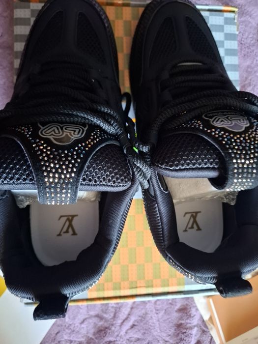 Lv skates black crystal