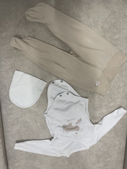 Продам пакет с детскими вещами