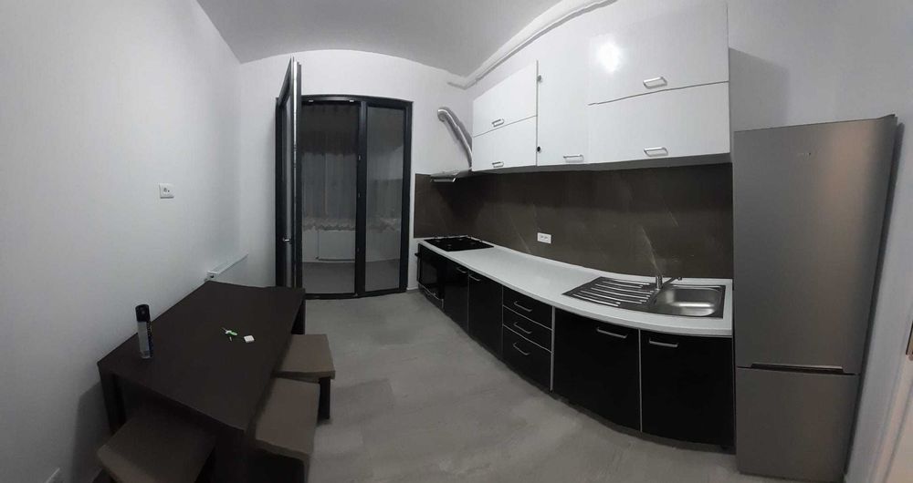 Închiriez apartament cu 2 camere