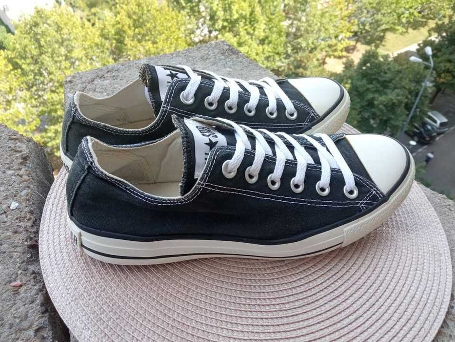 Converse All Star, mar. 39, UK 6 (24.5 cm) made in Vietnam.