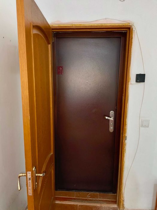 Продам дверь внутренняя дерево