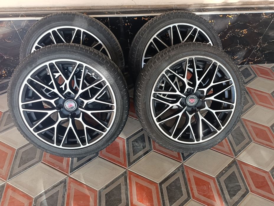 Vossen R17 Saka diska