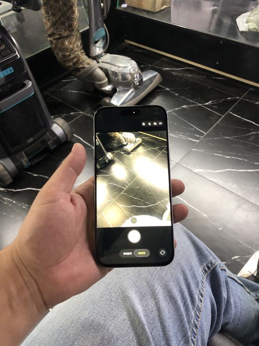 Продам iphone 17 pro max 256 white color