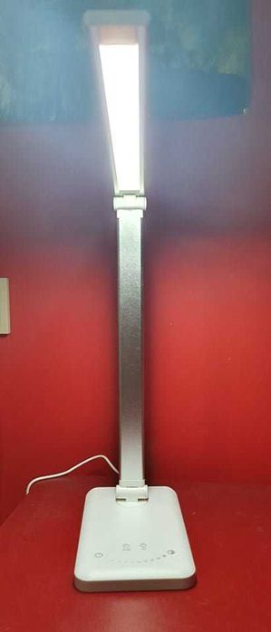 Настолна LED лампа