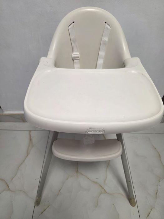 Scaun de masa pentru bebe