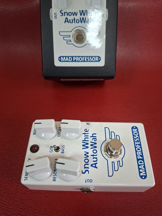 Mad professor snow white auto wah pedal