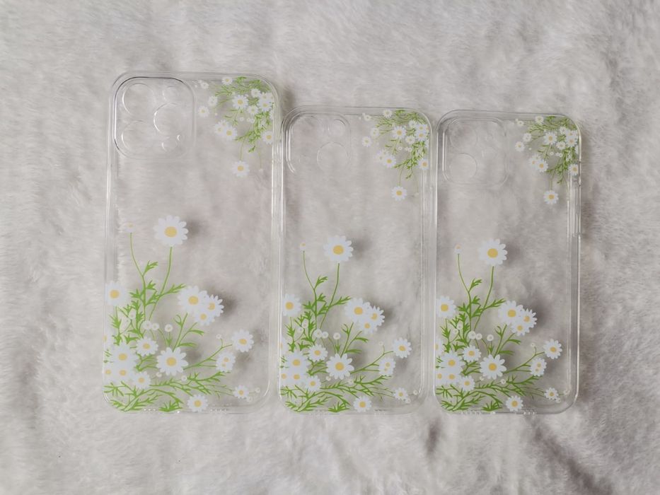 Vând diverse huse și folii