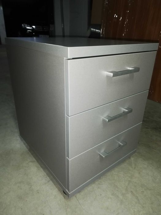 3 Бюра и 3 контейнера 1050Евро