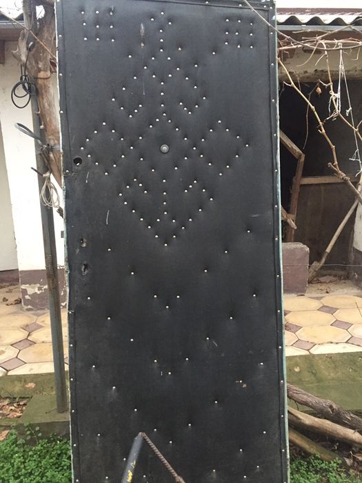 Есік-терезелер ағаш және ДВПдан жасалған