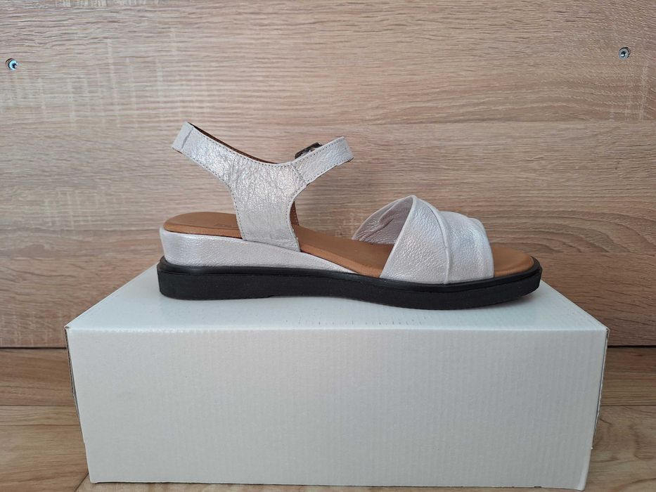 Дамски сандали естествена кожа