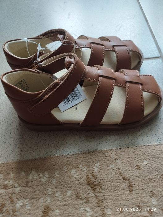 нови детски сандали