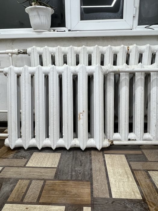 Продам чугуные батареи