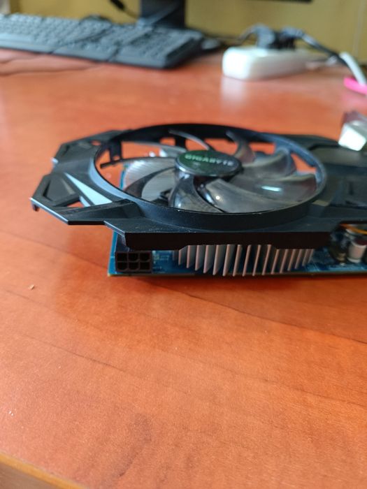 Видеокарта GTX 750