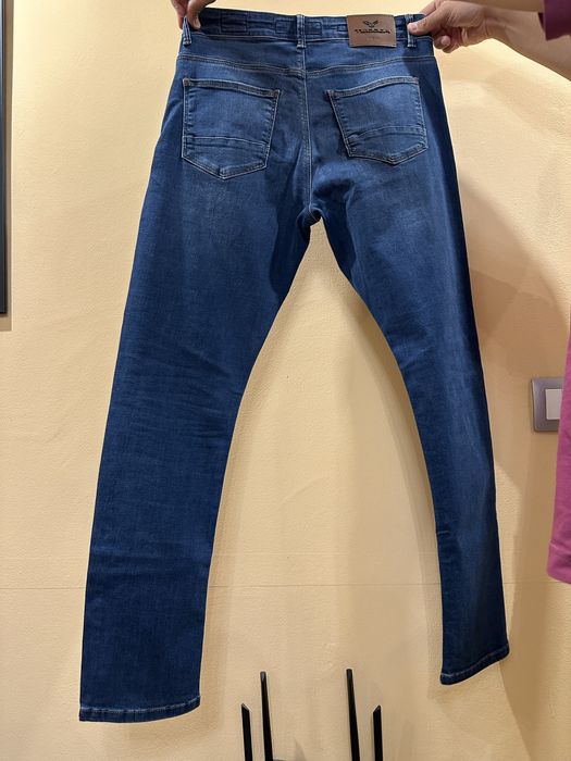 Вталени дънки на марката Teodor