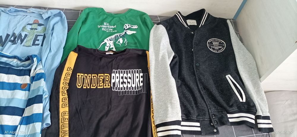 Много дрешки за момче на 10-11 г.