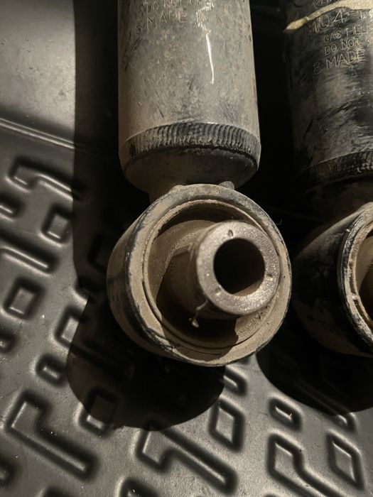 Амортизаторы задние