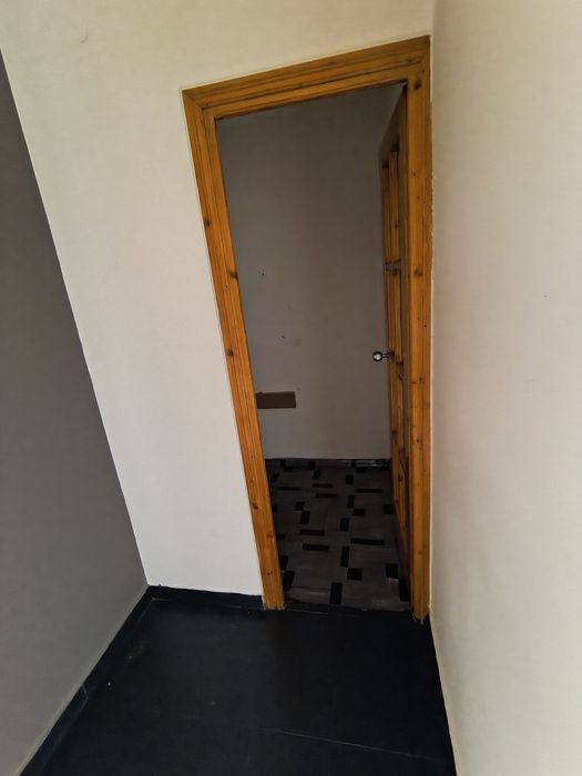 Închiriez apartament cu 3 camere
